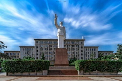 國內(nèi)大學能有多大 長春坐落在吉大 ,華科大學生上學要坐地鐵